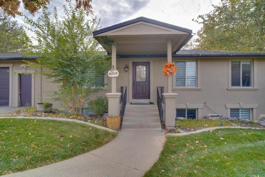 Kaysville House | Kaysville Group Getaway 26 Mi to Snowbasin Resort!