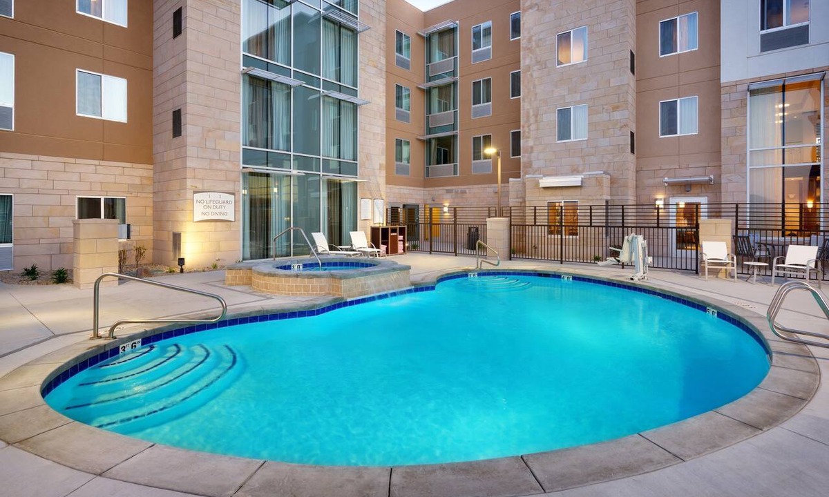 Lehi Apartment | King Suite. Free Breakfast. Pool & Hot Tub. Gym. Near Traverse Mountain Shopping Center!
