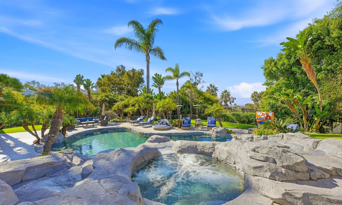 Country Club House | La Jolla Lifestyle Villa with Pool, Spa & Sports