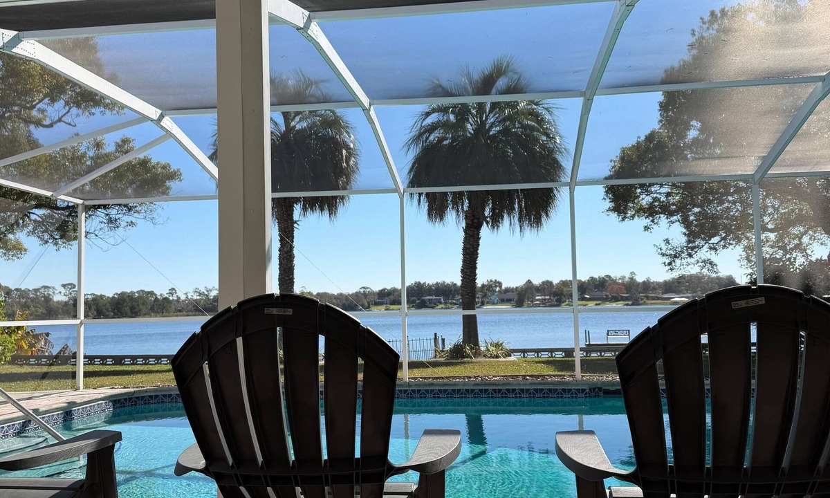 Cypress Gardens House | Lakefront home with heated pool minutes from Legoland
