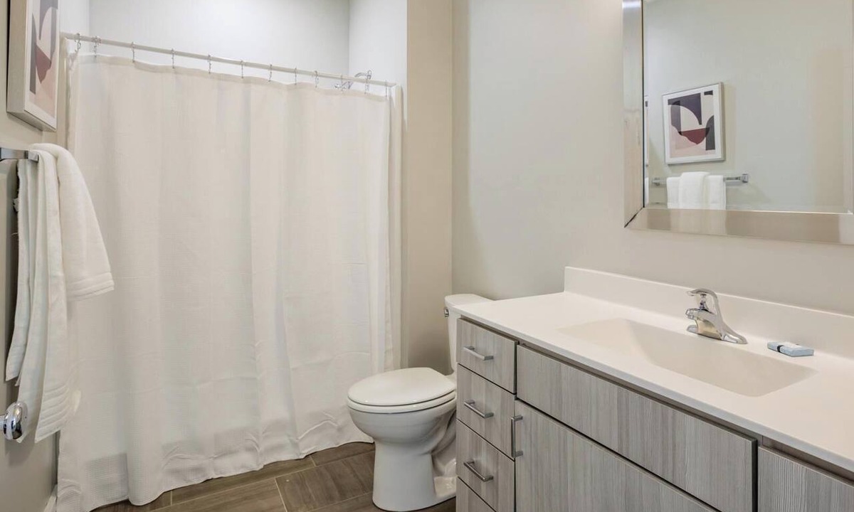 People's Freeway Apartment | Landing | Beautiful 1BD, Game Room, Courtyard