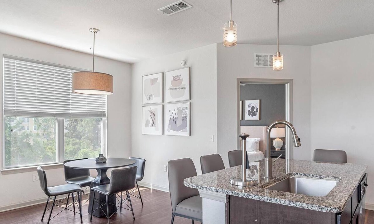 People's Freeway Apartment | Landing | Chic 1BD, Game Room, Pool