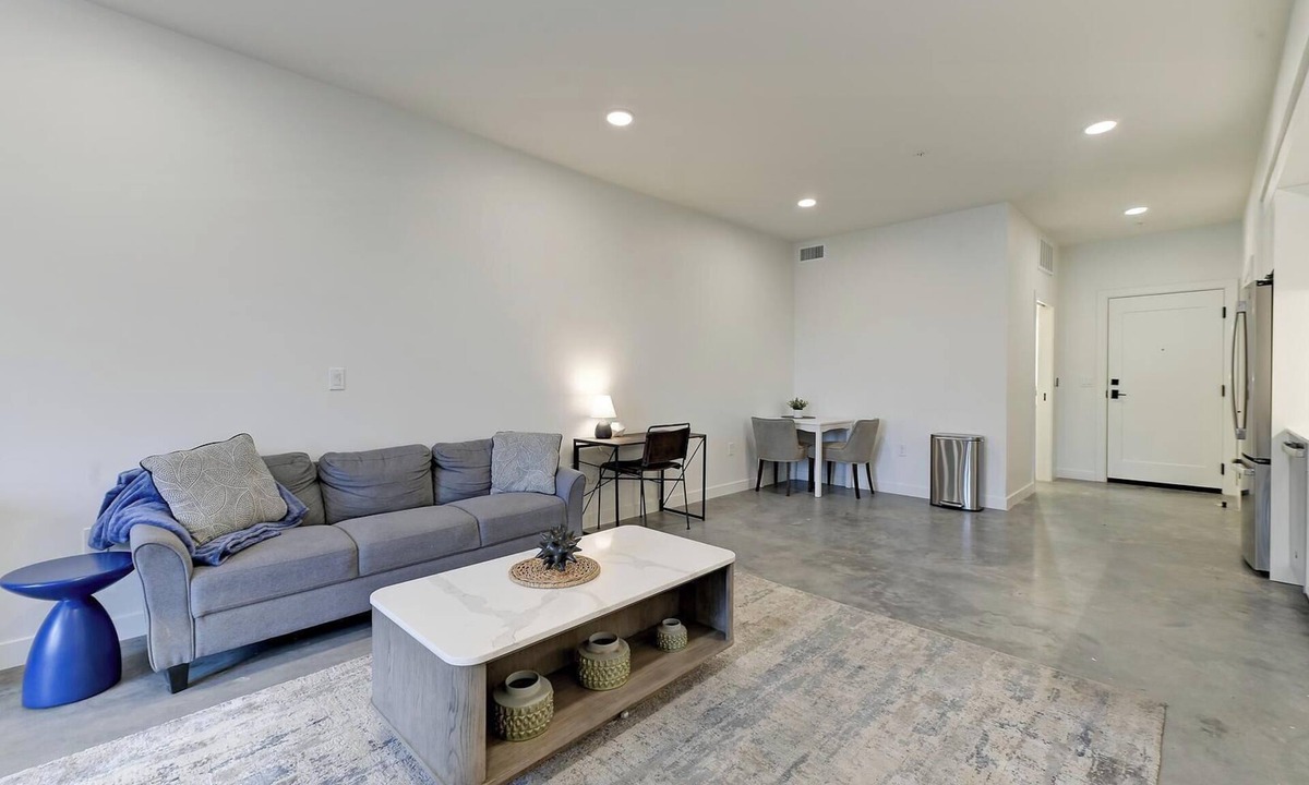 Sugar House Apartment | Landing | Modern Studio, Game Room, Gym