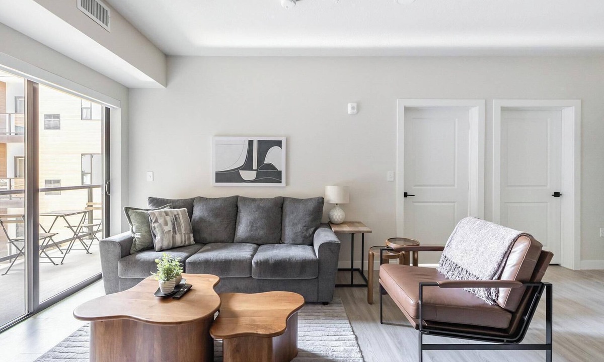 People's Freeway Apartment | Landing | Spectacular 2BD, Clubhouse, Courtyard