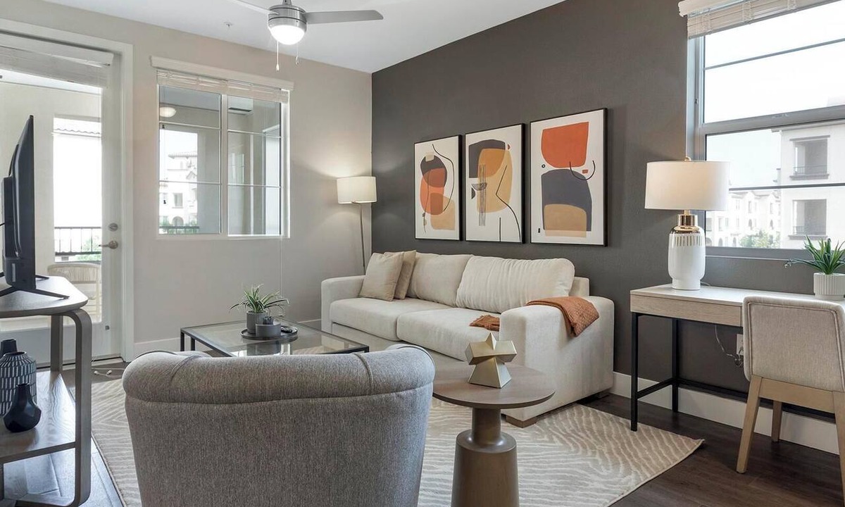 People's Freeway Apartment | Landing | Stunning 1BD, Gym, Courtyard