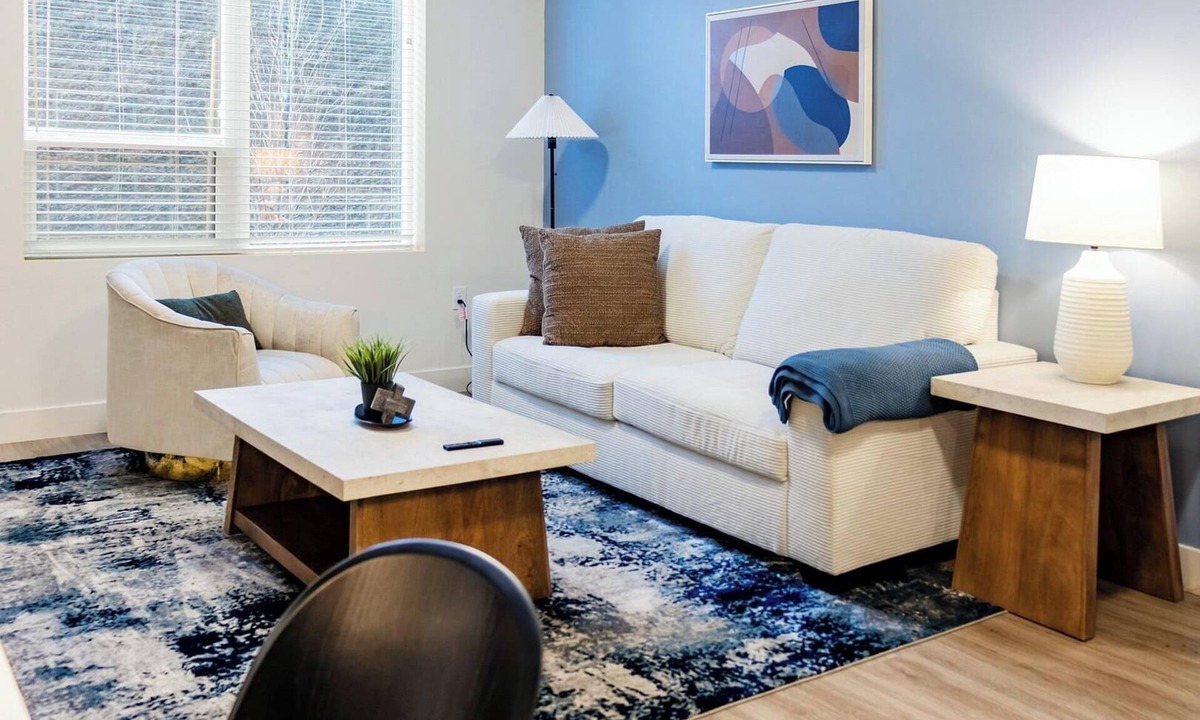 Sugar House Apartment | Landing | Stylish 2BD, Gym, Rooftop Lounge