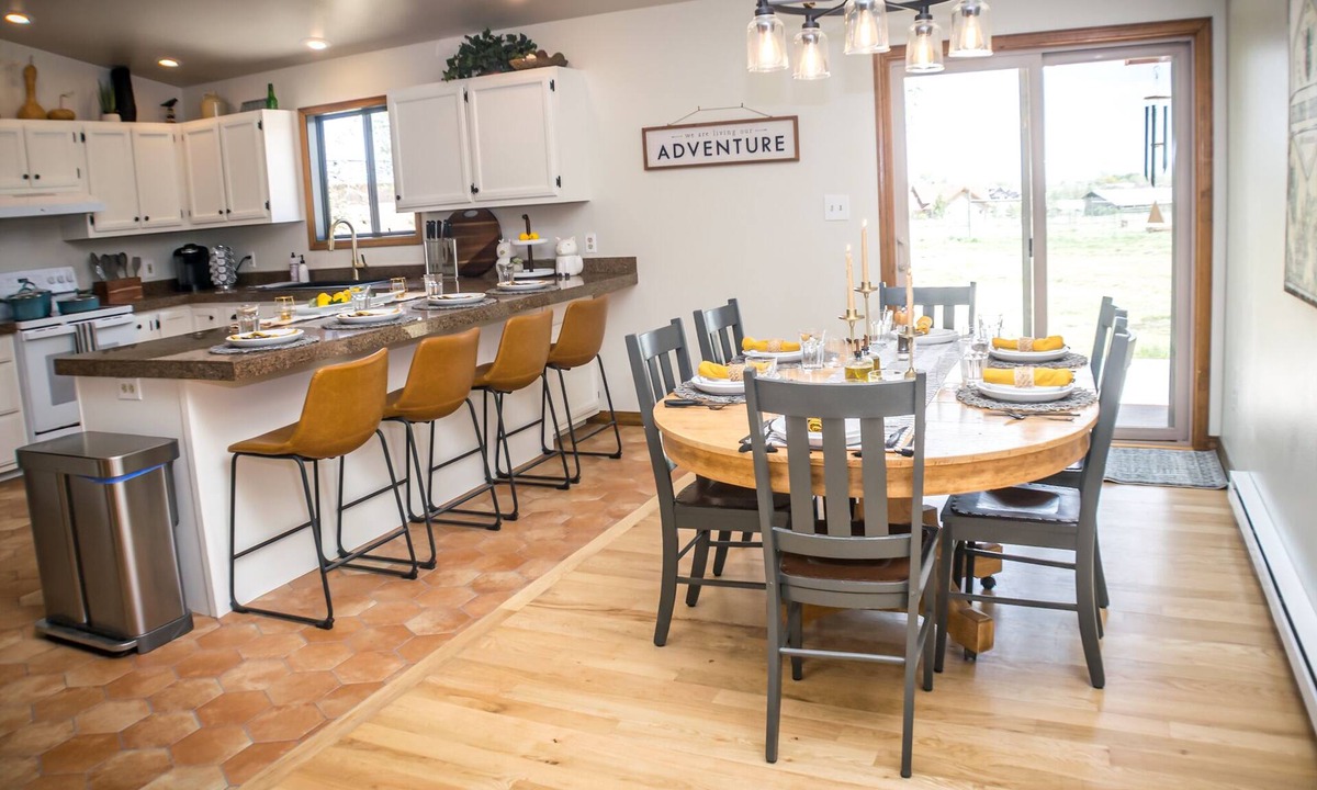 Durango House | Large Private Ranch, Dog Friendly, Hot Tub, Pool Table, Week and Month Discounts