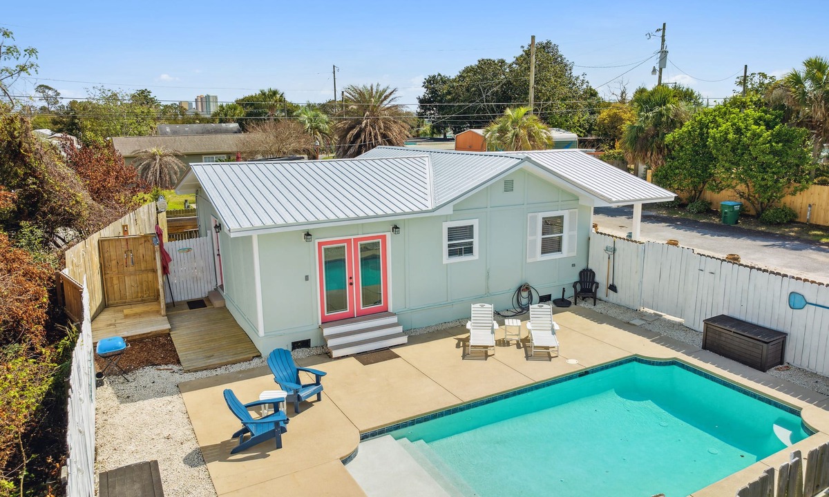 Laguna Beach Cottage | Last Minute Special- Private Heated Pool 400 Steps to Beach Sleeps 7