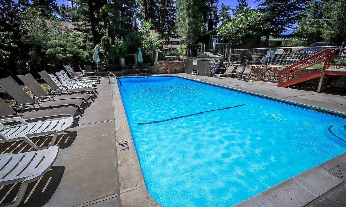 Big Bear Lake Cabin | Little Pines Couples Lakeside Cottage at Big Bear Lake