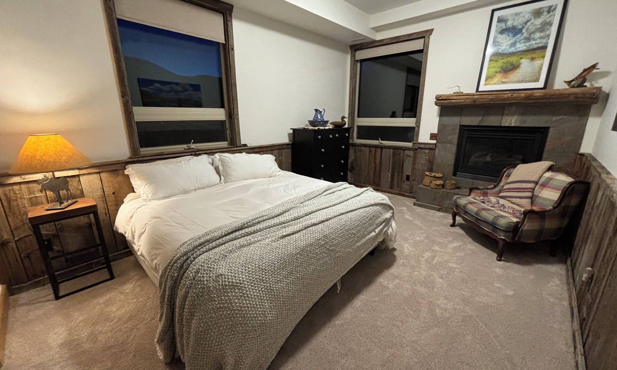 Summit Park Cabin | Lodge On Lariat- Cozy mountain retreat close to summer and winter activities!