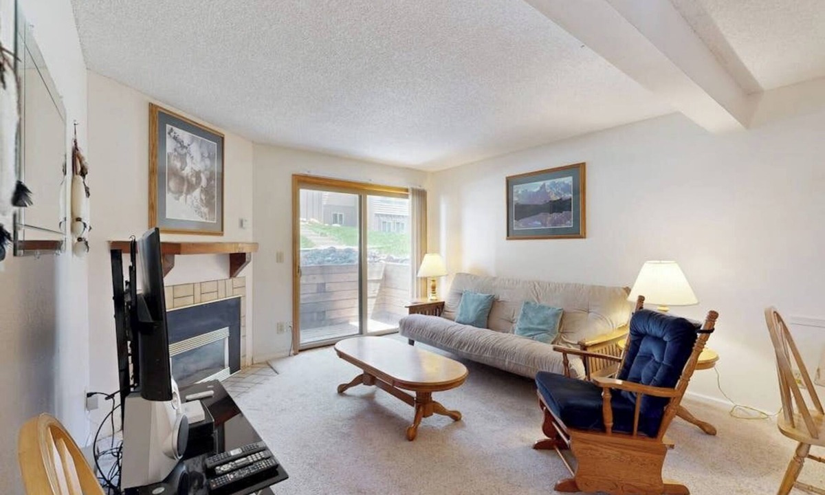 Steamboat Springs Condo | Lovely home w/pool, hot tub, mountain view, balcony, fast WiFi, & washer/dryer