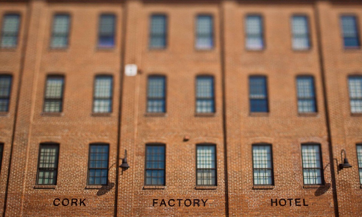 Lancaster Hotel | Lux Boutique Hotel located in Urban Place-Dine-Shop -Be in the Center of it all!