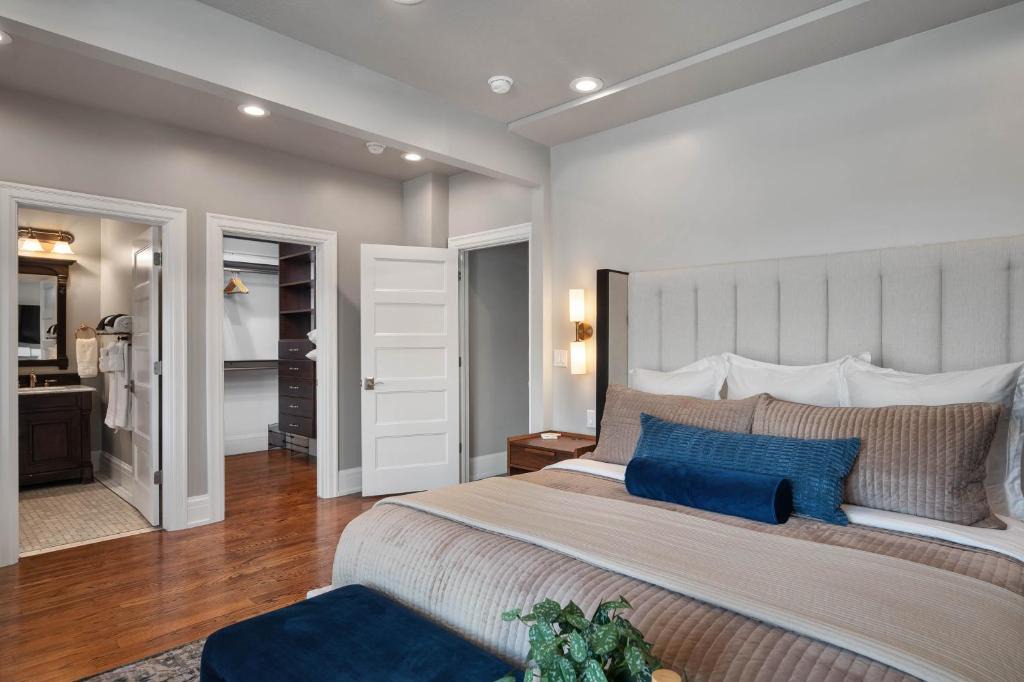 Downtown Salt Lake City House | Luxury Downtown Retreat 4BR w Hot Tub & Views