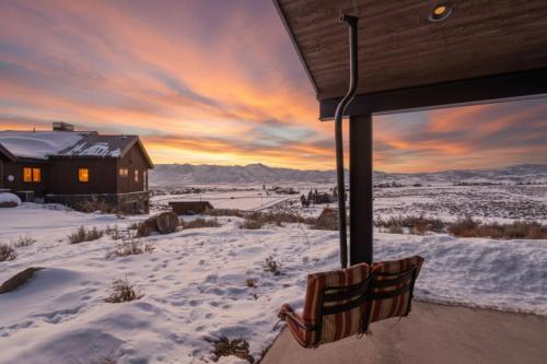 North Snyderville Basin House | Luxury Park City Cabin with Private Sauna and Mountain Views