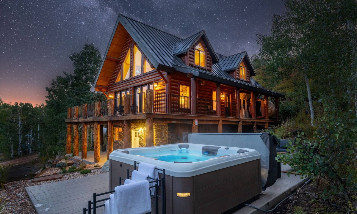 Tollgate Canyon Cabin | Luxury Wood-Log Cabin - Your Park City Mountain Getaway - Sleeps 10+