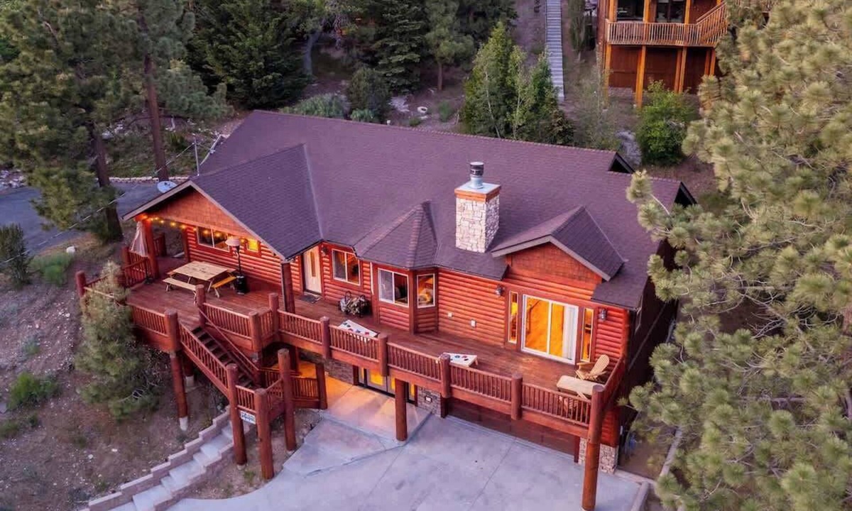 Upper Moonridge House | Majestic Views - Game room. Views.