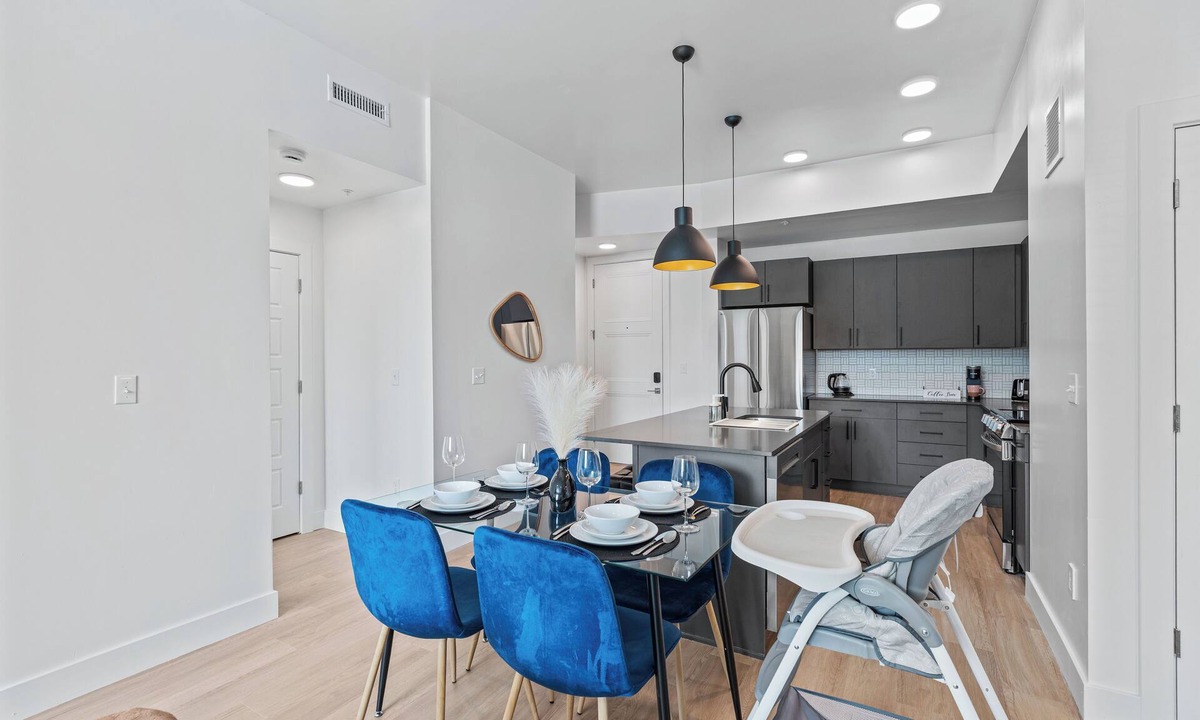 Downtown Salt Lake City Condo | Mayehouse by Stylish Stays