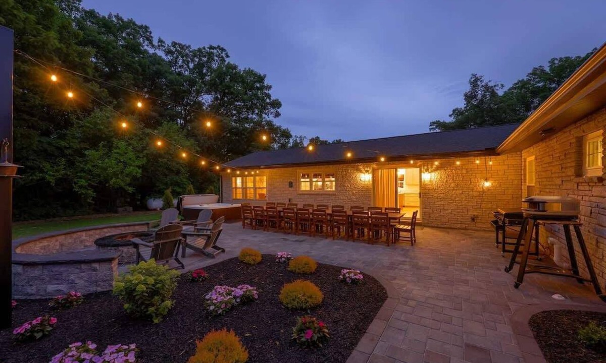Elizabethtown House | Meadowview Lodge