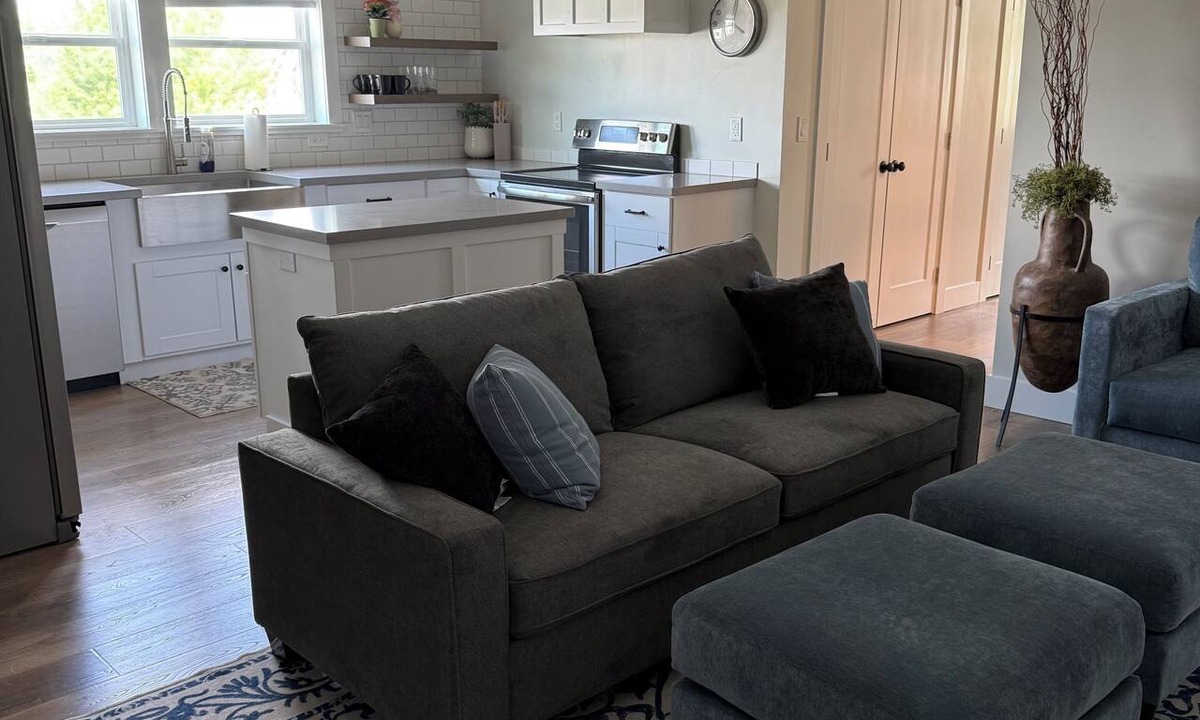 Pleasant Grove Apartment | Modern 2BR Getaway in Quiet Upscale Pleasant Grove Neighborhood