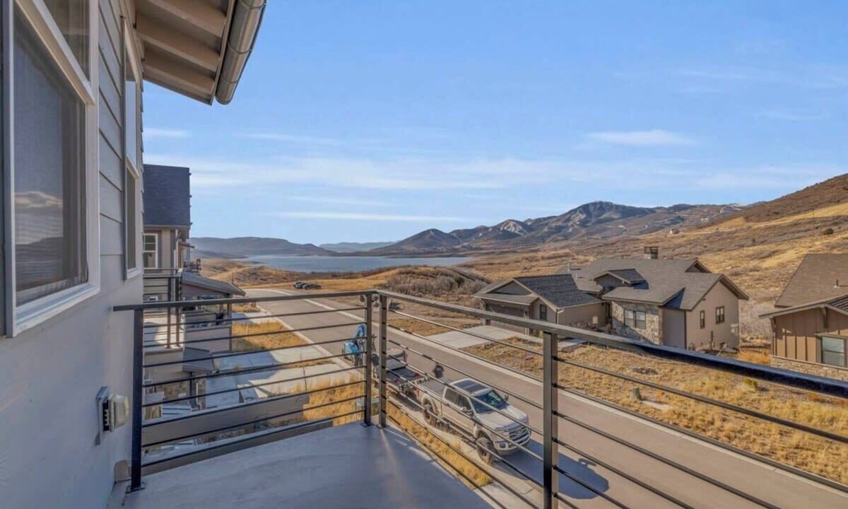 Deer Mountain House | Modern 3BD w/Reservoir Views ~ 8 Mi to Park City!