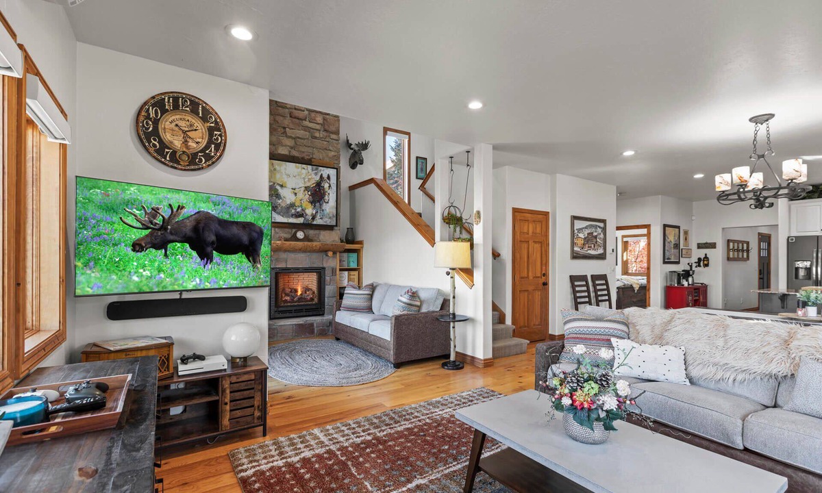 Bear Hollow Village House | Moose Mgmt at Bear Hollow 5534: King bed-Pvt. Hot Tub-Pool-Dogs Welcome