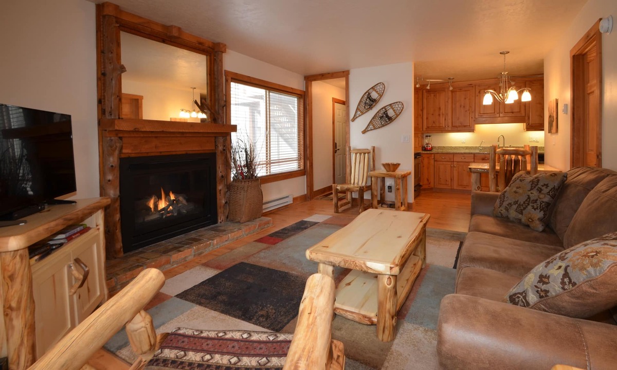 Park City Condo | Moose Ski Condo in Canyons Village of Park City 3-minutes from Slopes & Trails!