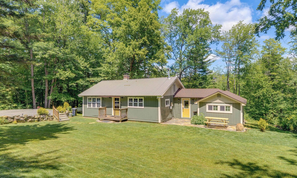 Wardsboro House | 'Mount Pine' Summer Escape Near the Green Mtns!