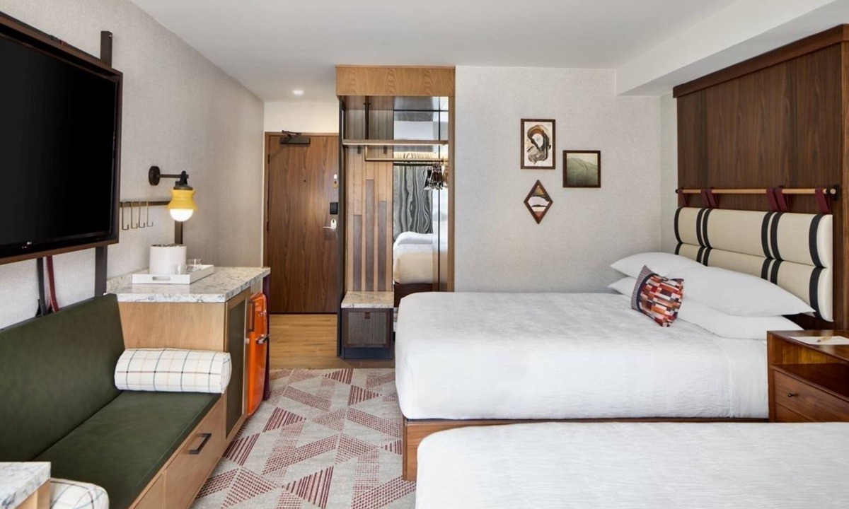 North Park City Hotel | Mountain Getaway in the Heart of Park City l 2 Units l Pools & Sauna