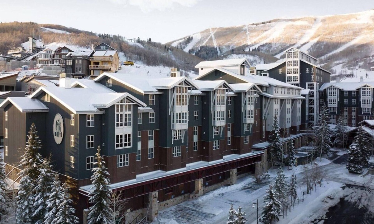 North Park City Villa | MountainSide Ski-In Stay in Park City with Hot Tubs & Spacious 2BR Villa