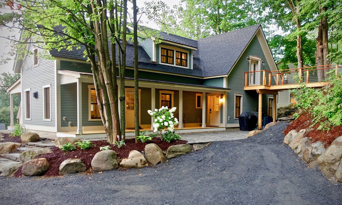 Stowe House | New! Vermont modern farmhouse in Stowe Village
