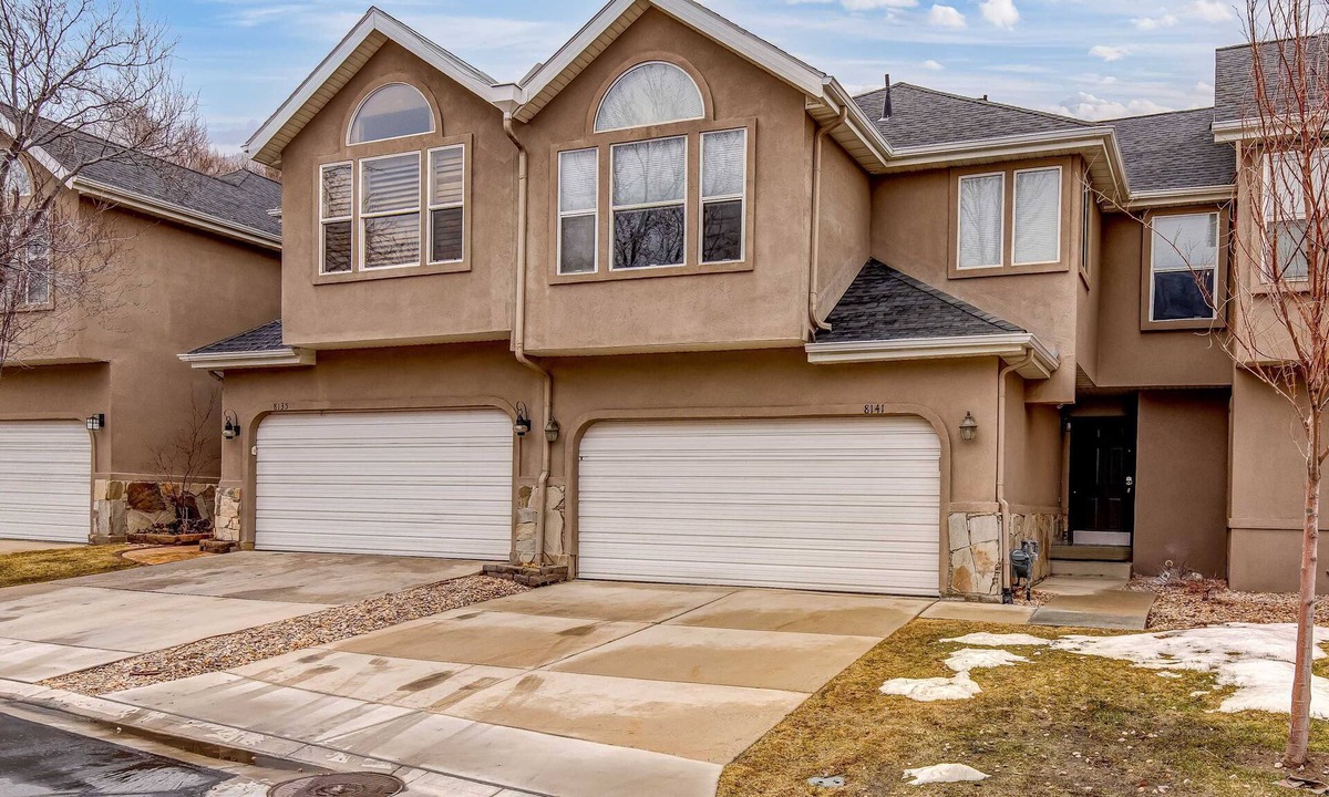 Cottonwood Heights Condo | Newly remodeled home with arge private hot tub, fireplace, & nearby park