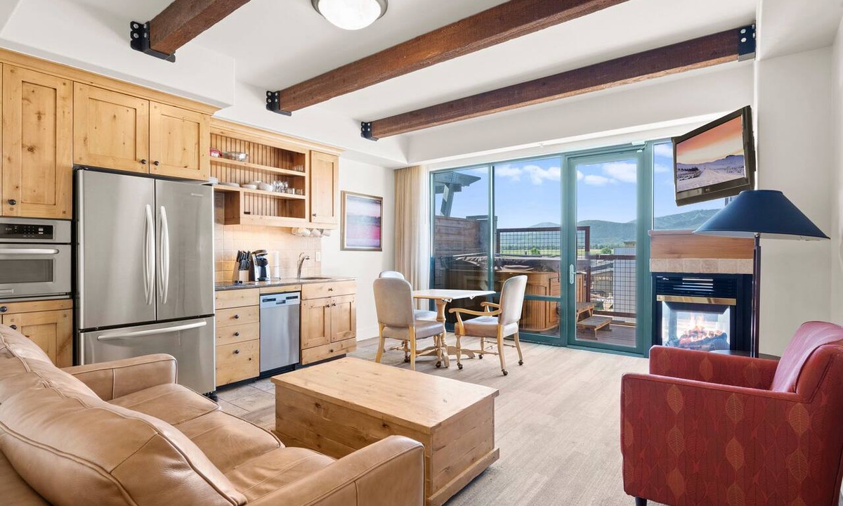 Kimball Junction Condo | Newpark 416 | Private Hot Tub | Kitchenette | Mountain & Preserve Views | Fireplace | Top Floor