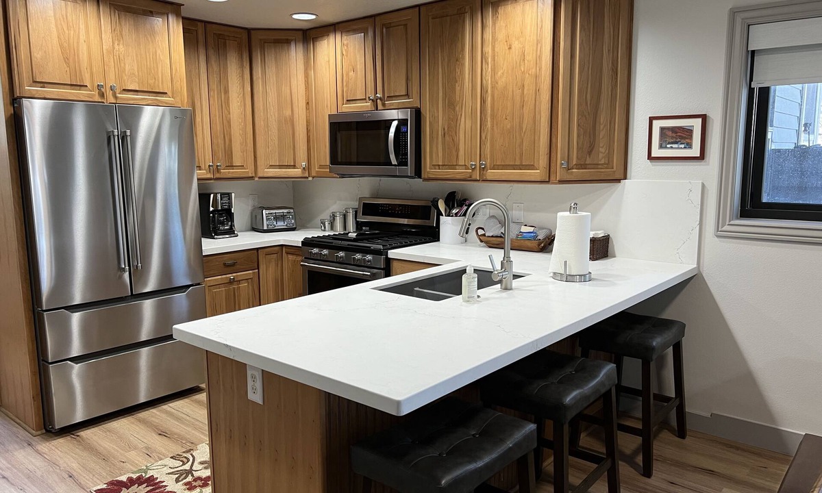 Park City House | NOW BOOKING SUMMER 2026! 2 POOLS, VOLLEYBALL, PICKLEBALL, TENNIS, CONCERTS!