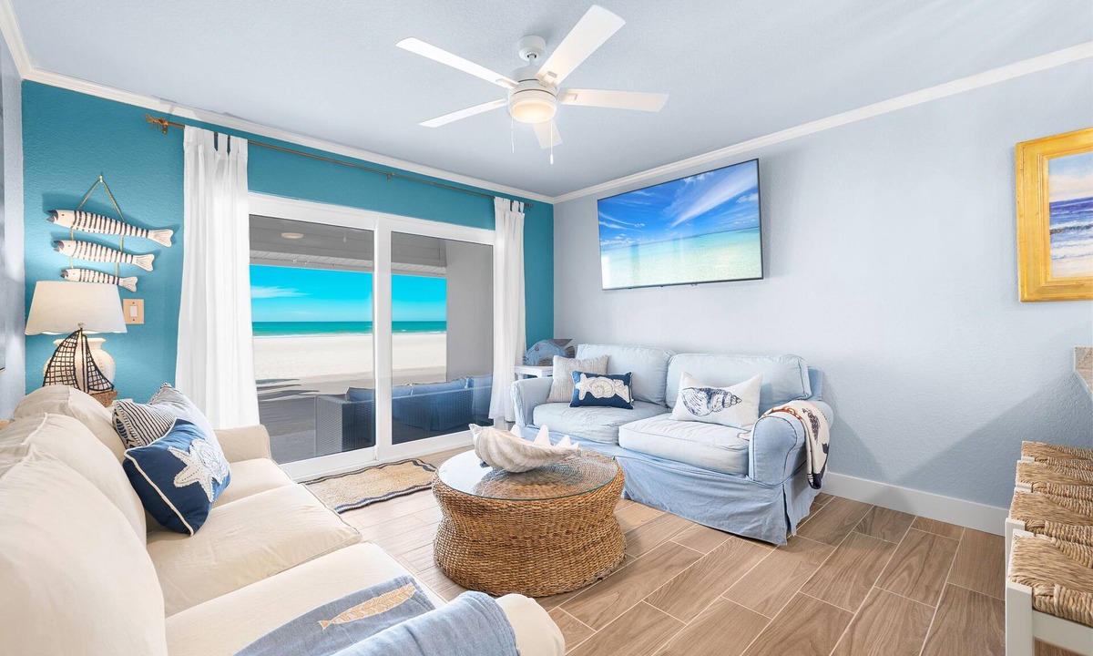 Indian Rocks Beach Condo | On the Private Beach! Tide Vibes #7 Full Kitchen!