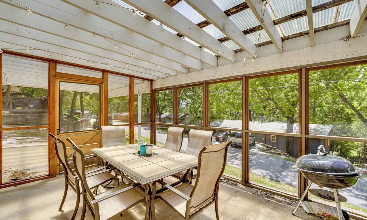 Lost Bridge Village House | Ozarks Family Retreat w/Beaver Lake Access!