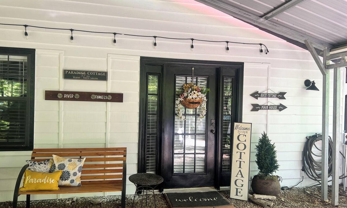 Murphy House | Paradise Cottage on the beautiful Hiwassee River