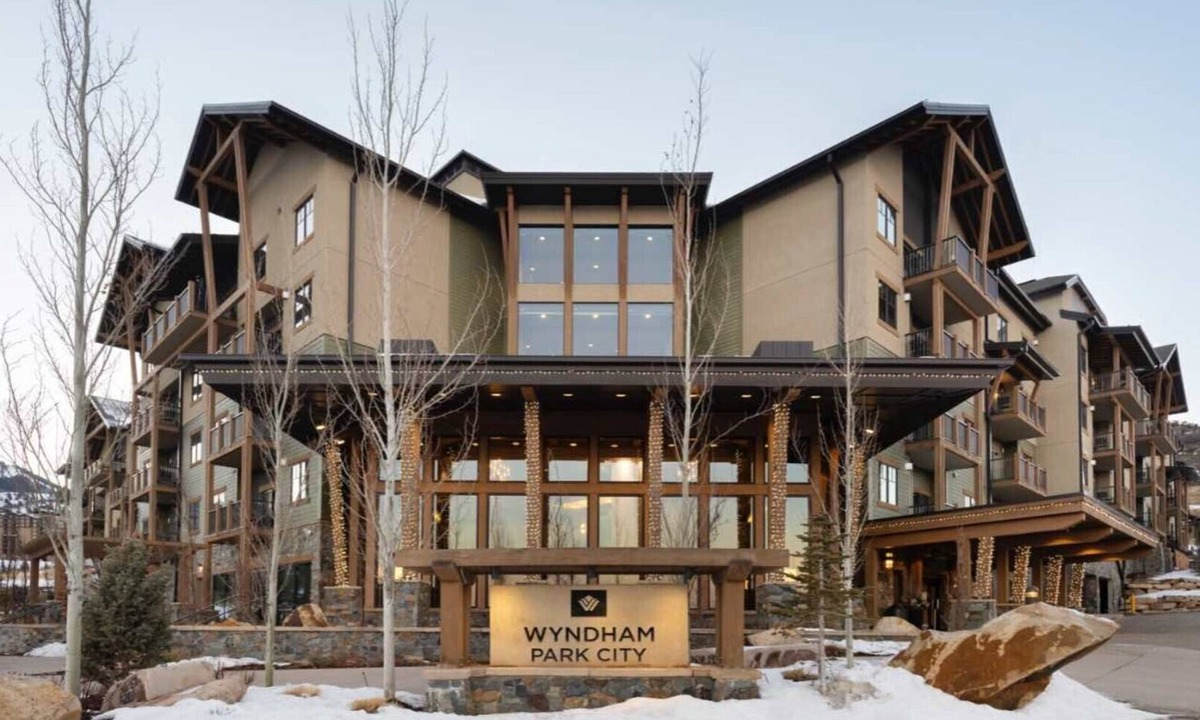 Park City Villa | Park City 3BR Deluxe Villa – Fireplace, Full Kitchen, Balcony & Canyons Access