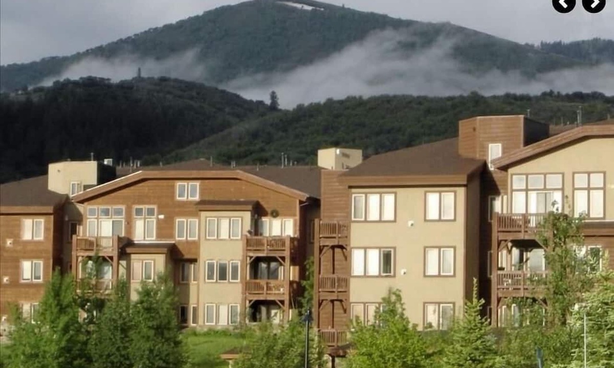 Kimball Junction Condo | Park City Condo Newly Remodeled With Pool/Hot Tub And Secure Garage Parking