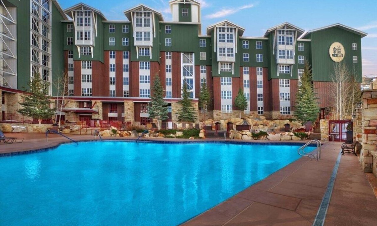 North Park City Apartment | Park City | Mountain Basecamp | Ski Access & Hot Tub