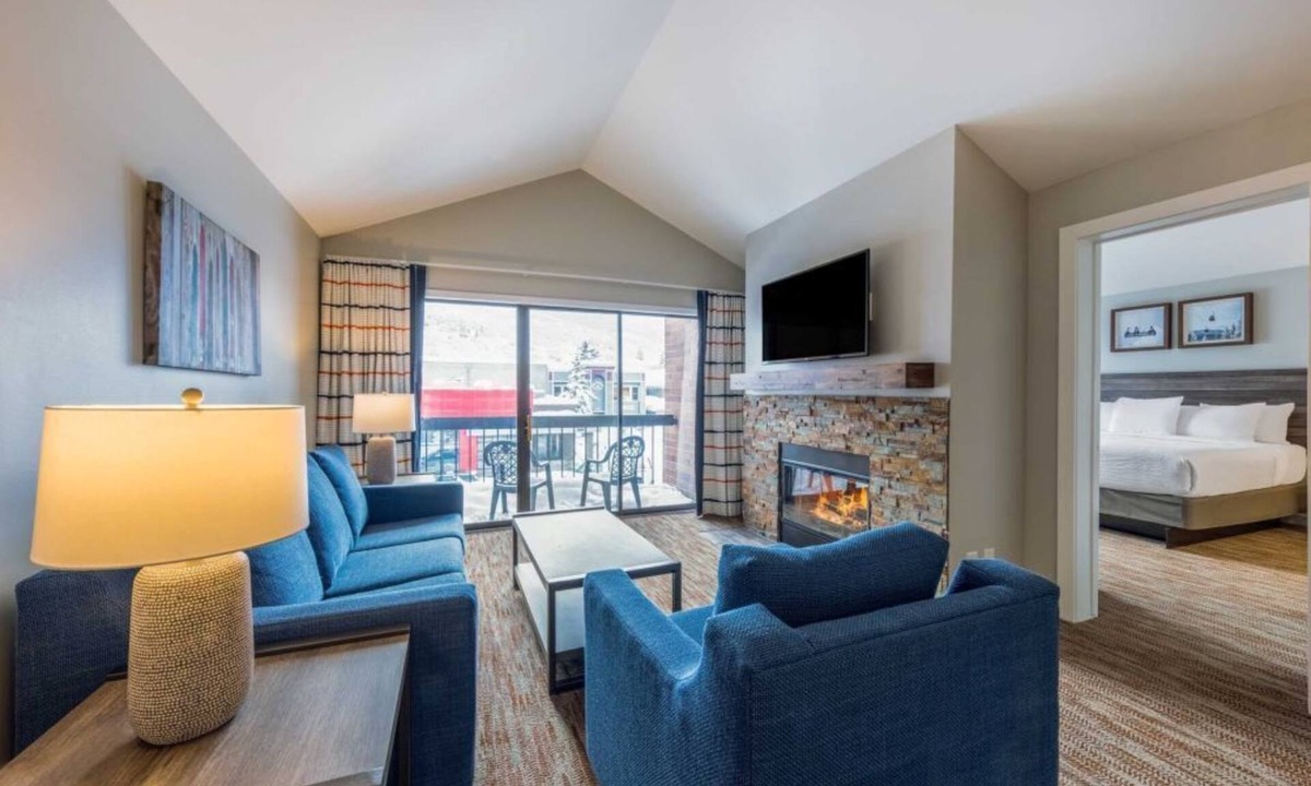 North Park City Hotel | Park Plaza Resort. 1BR Retreat w Balcony. Enjoy it!