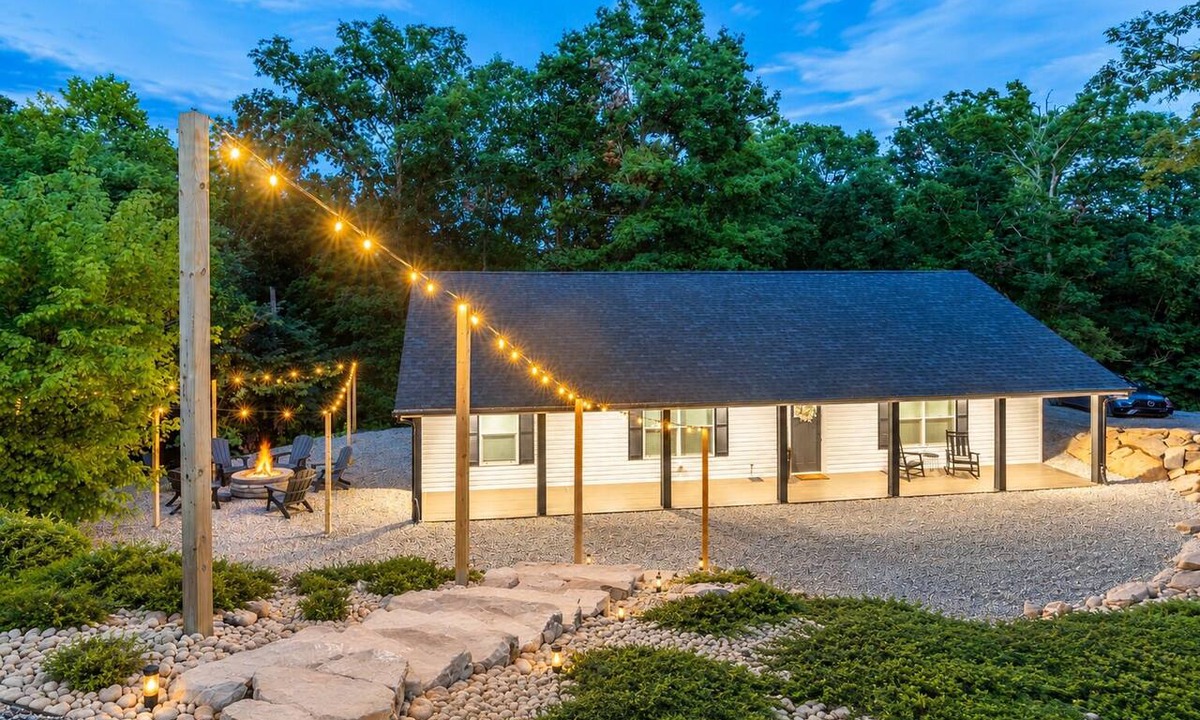 Rutland House | Peaceful 5-Acre Ranch Near Ark Encounter : No Stairs - Brand New