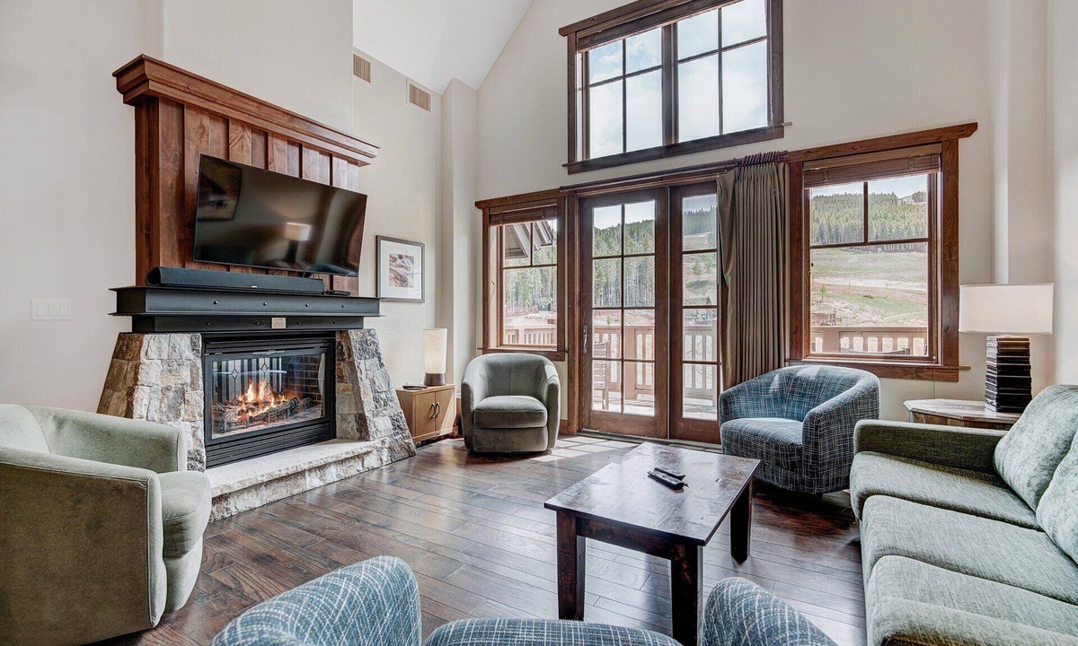 Peak 8 Condo | Penthouse 4 Bedroom Condo at Base of Peak 8