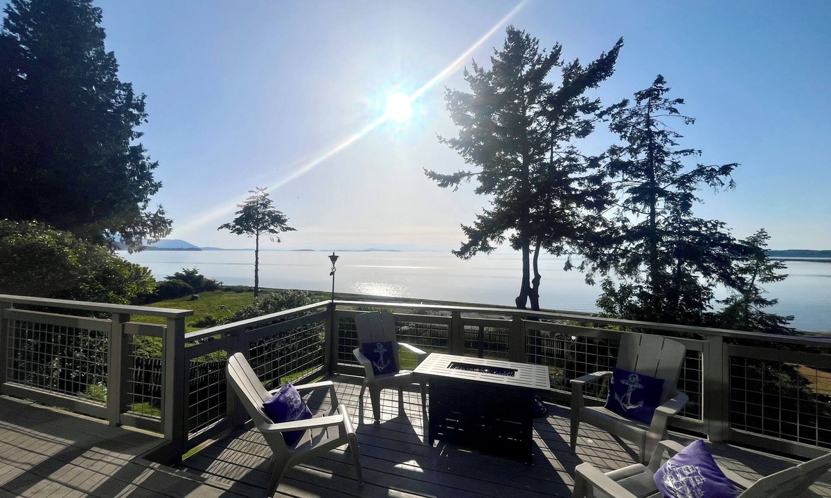 Bellingham House | Private Beach Front Executive Home