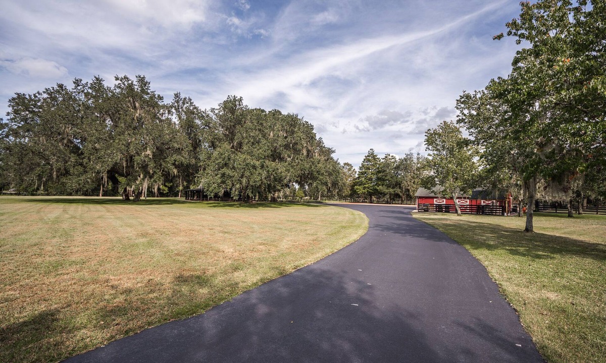 Plymouth Cabin | Ranch on 7 acre of natural beauty with Cozy Cabin & Barn
