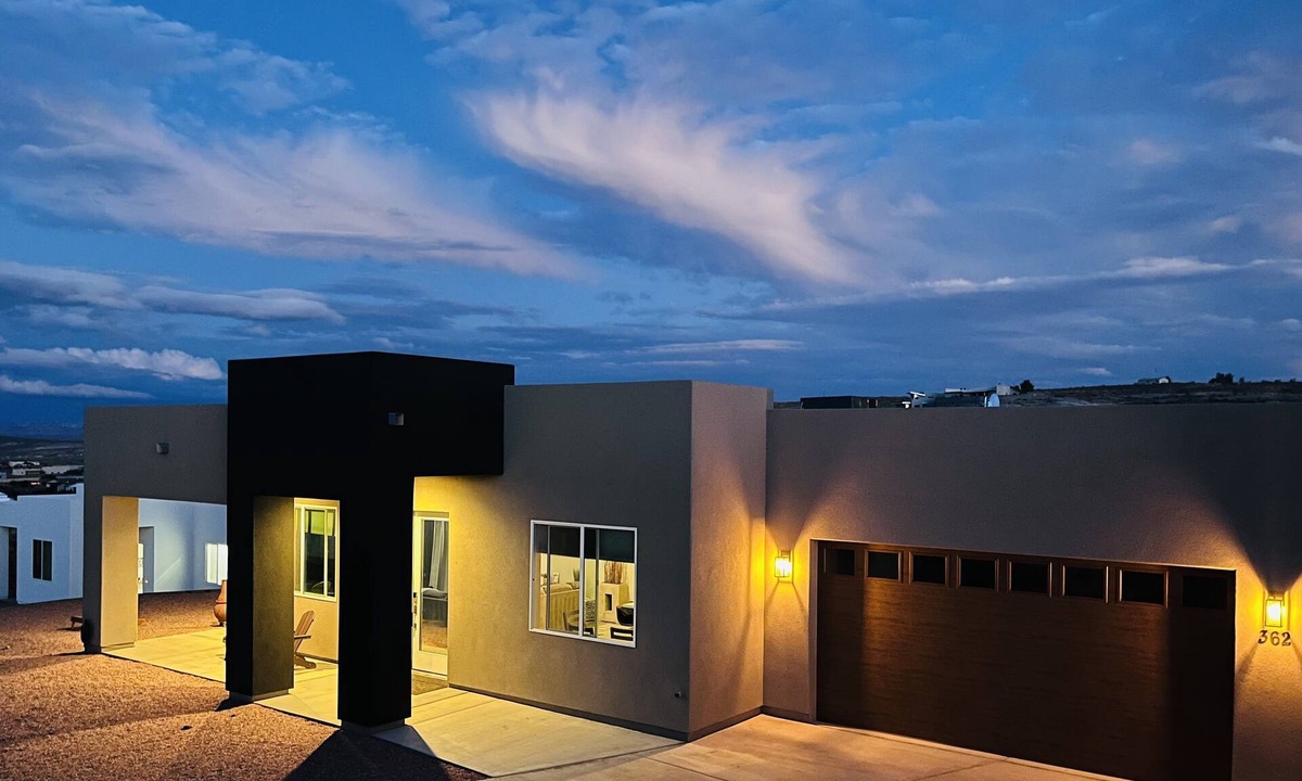 Greenehaven House | Relax & Unwind in a Newer Home with Breathtaking Lake Powell Views