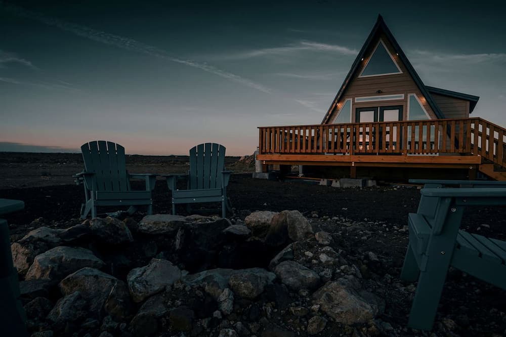 Valle Cabin | Rustic Off-Grid A-frame with Hot Tub and Sauna near the Grand Canyon for a Unique Escape in Williams, Arizona