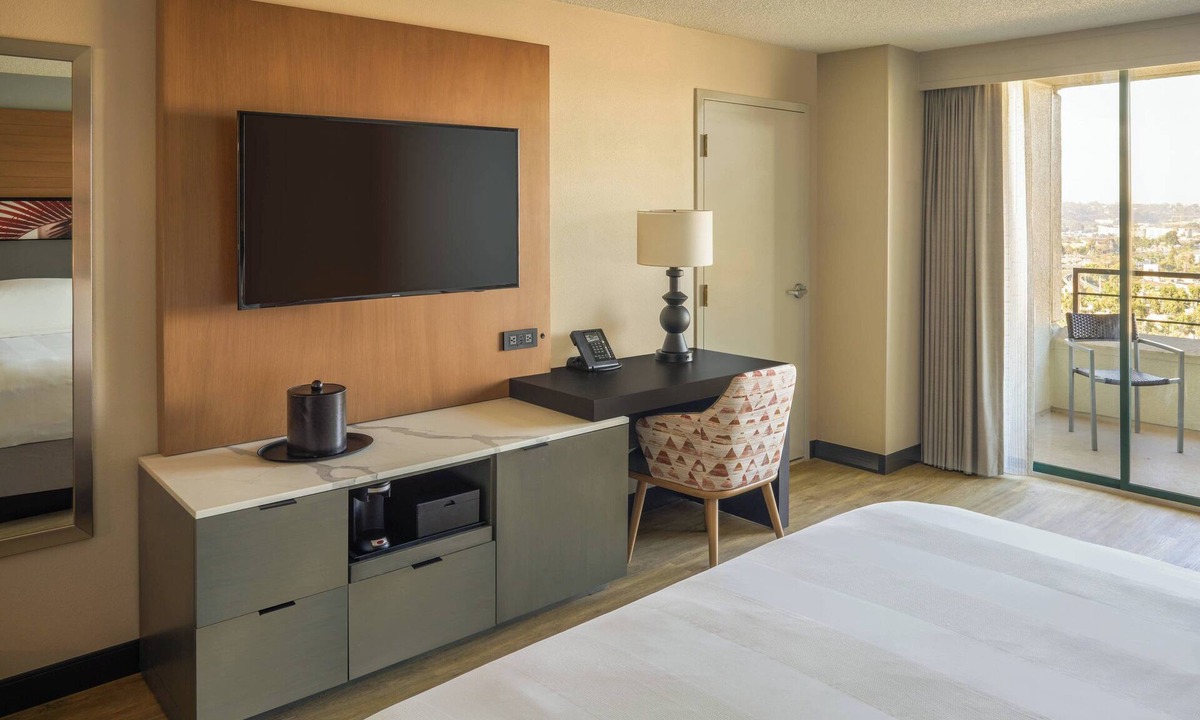 Mission Valley East Hotel | San Diego Marriott Mission Valley