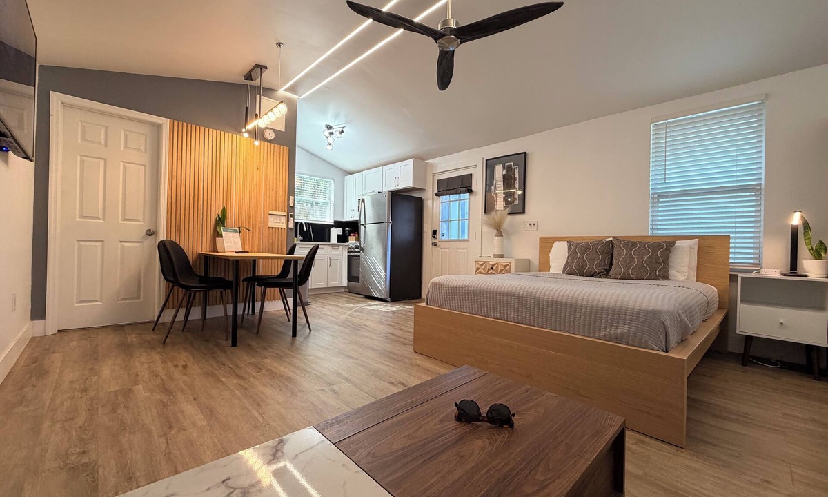 San Marco Apartment | San Marco/Downtown Modern Suite