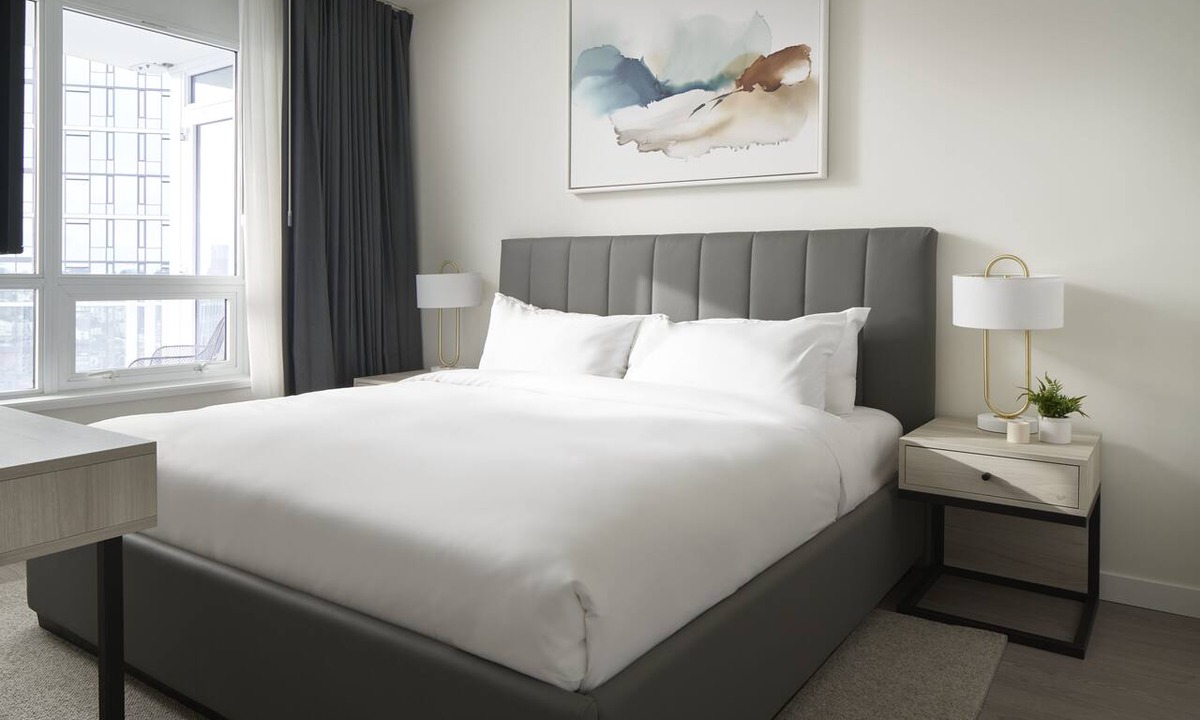 Belltown Hotel | Seattle Luxury Suite: 2BR w/Full Kitchen, Balcony & Resort-Style Amenities!