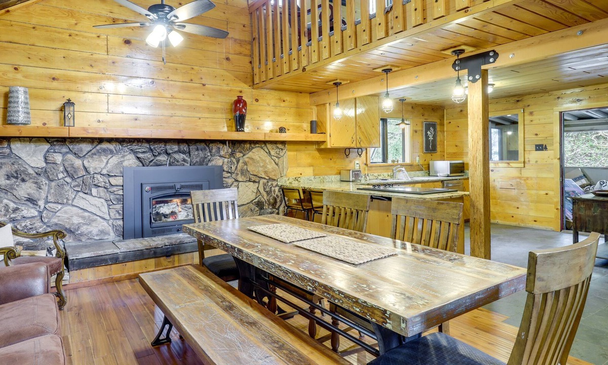 Tollgate Canyon Cabin | Secluded 3-Acre Cabin in Tollgate w/Gas Grill!